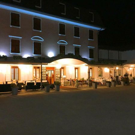 Il Novecento Hotel Casarsa della Delizia Luaran gambar