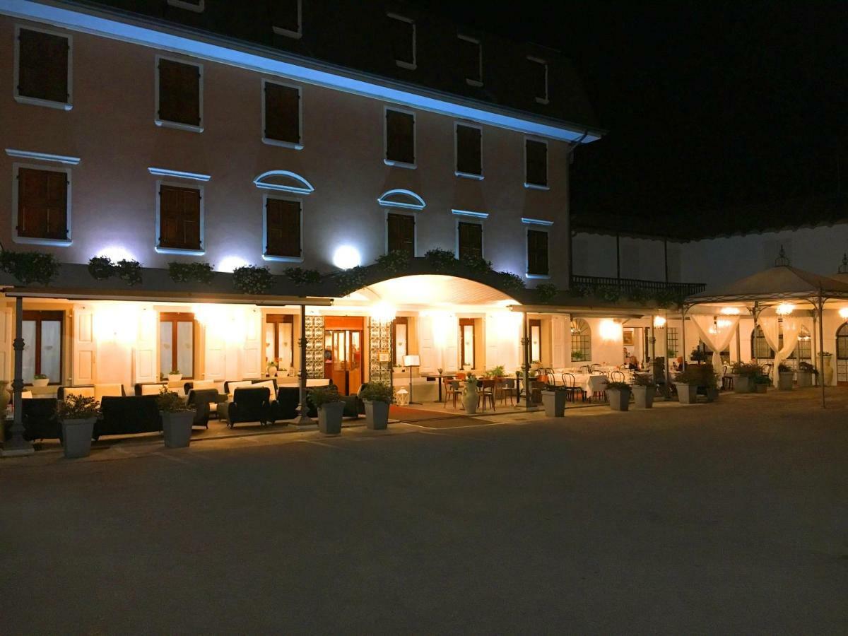 Il Novecento Hotel Casarsa della Delizia Luaran gambar